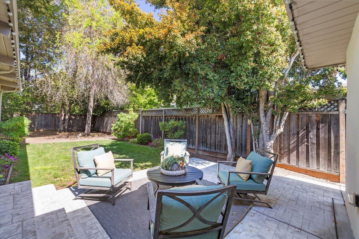907 Christopher WAY