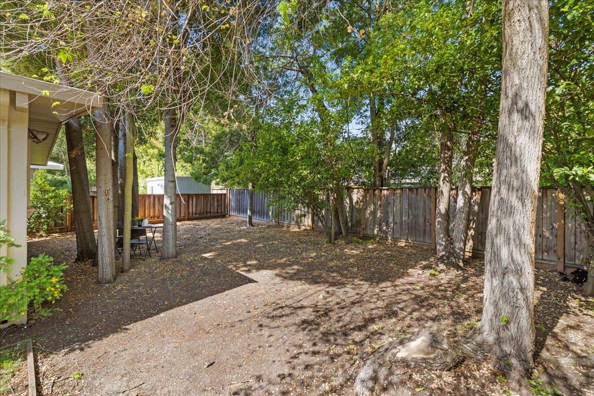 907 Christopher WAY