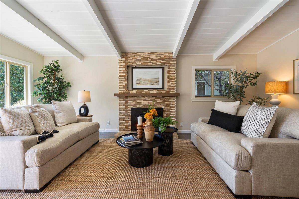 907 Christopher WAY