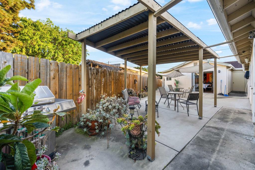 8100 8100 Binney Place