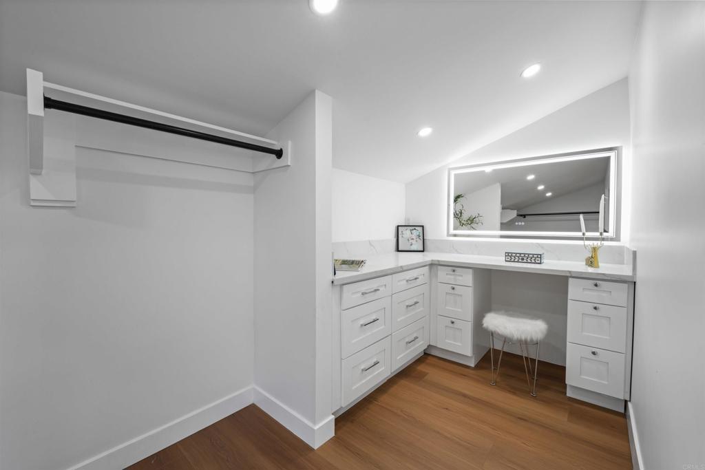 6266 Lake Aral Drive