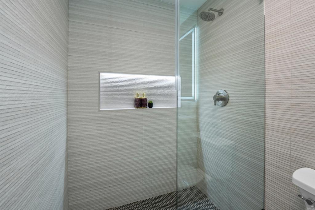 6266 Lake Aral Drive