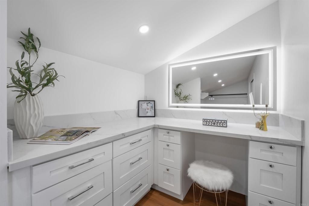 6266 Lake Aral Drive