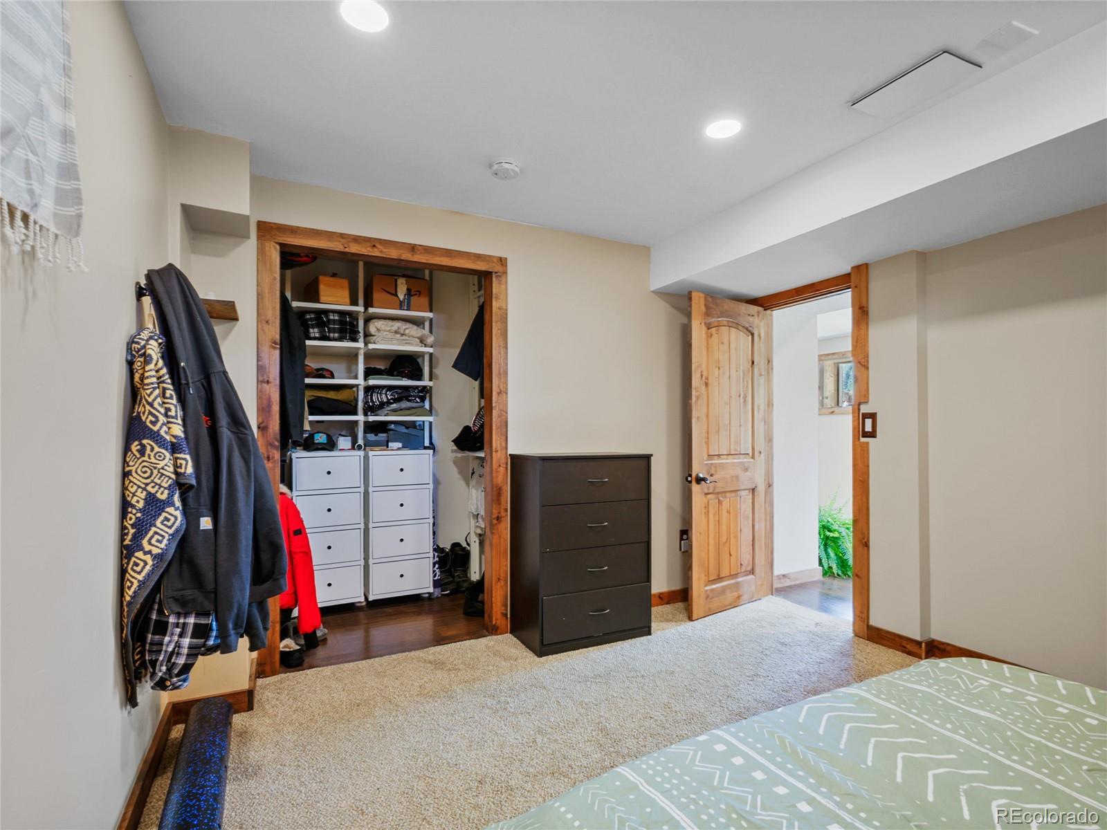 1044 S Grapevine Road