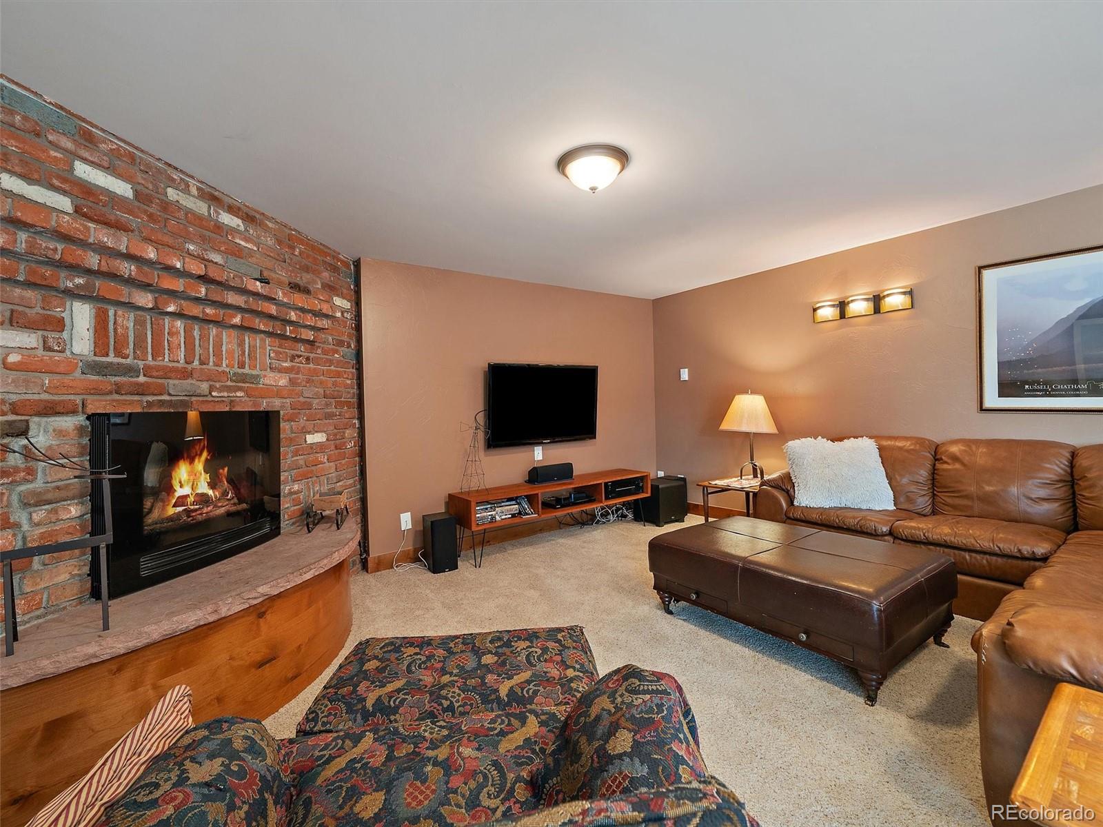 3783 Summit Lane