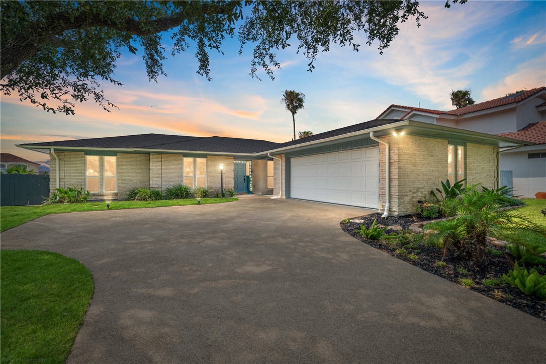 13713 Eaglesnest Bay Dr