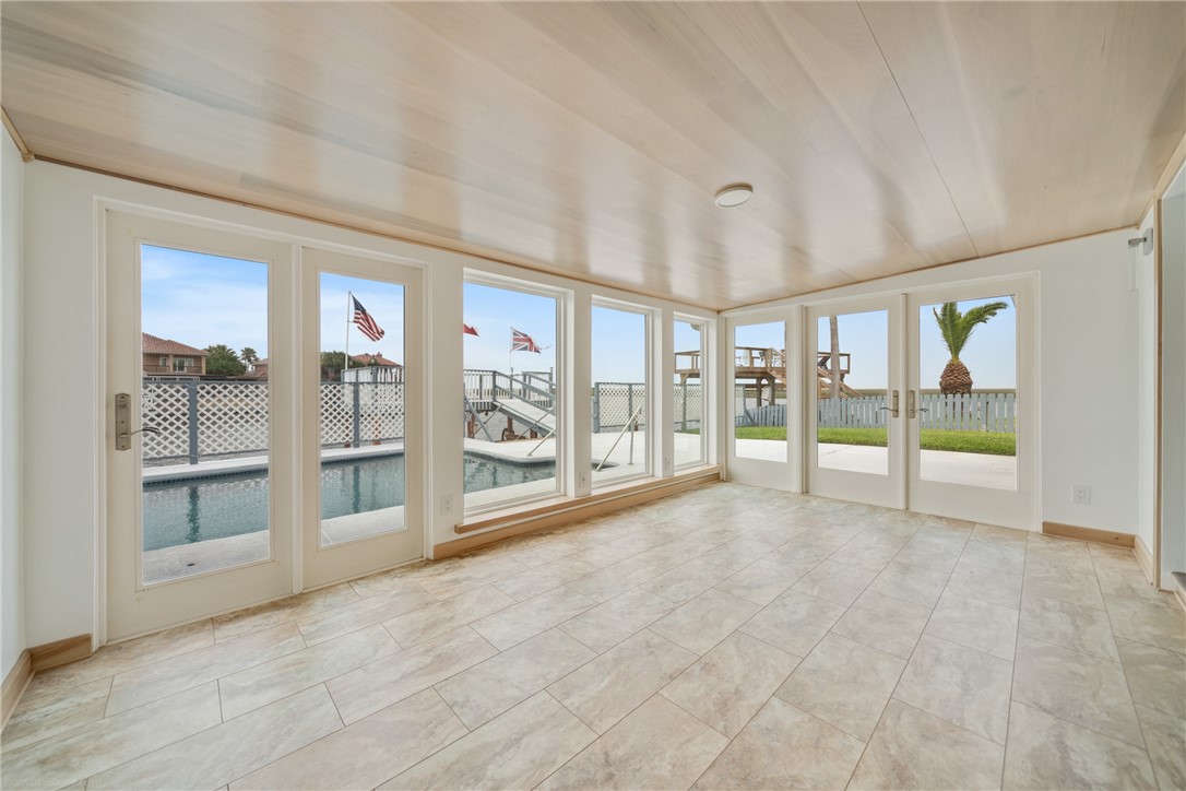 13713 Eaglesnest Bay Dr