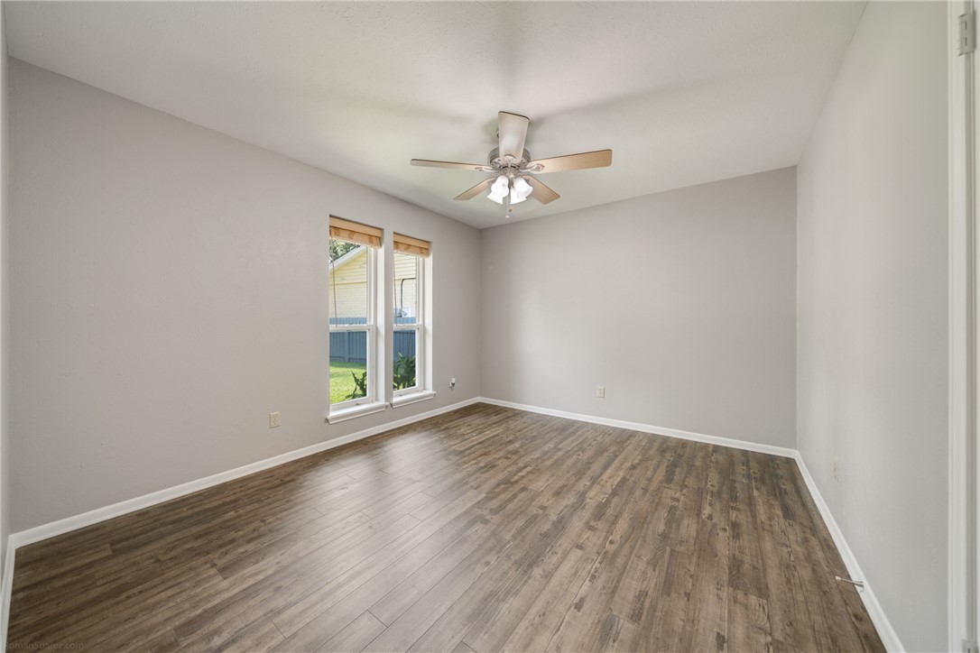 13713 Eaglesnest Bay Dr