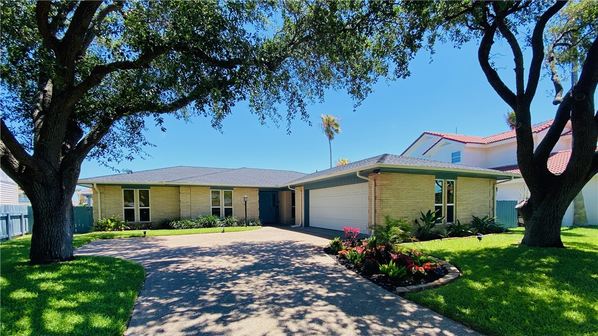 13713 Eaglesnest Bay Dr