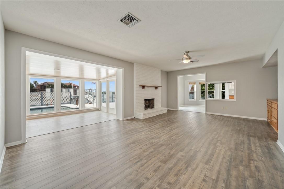 13713 Eaglesnest Bay Dr