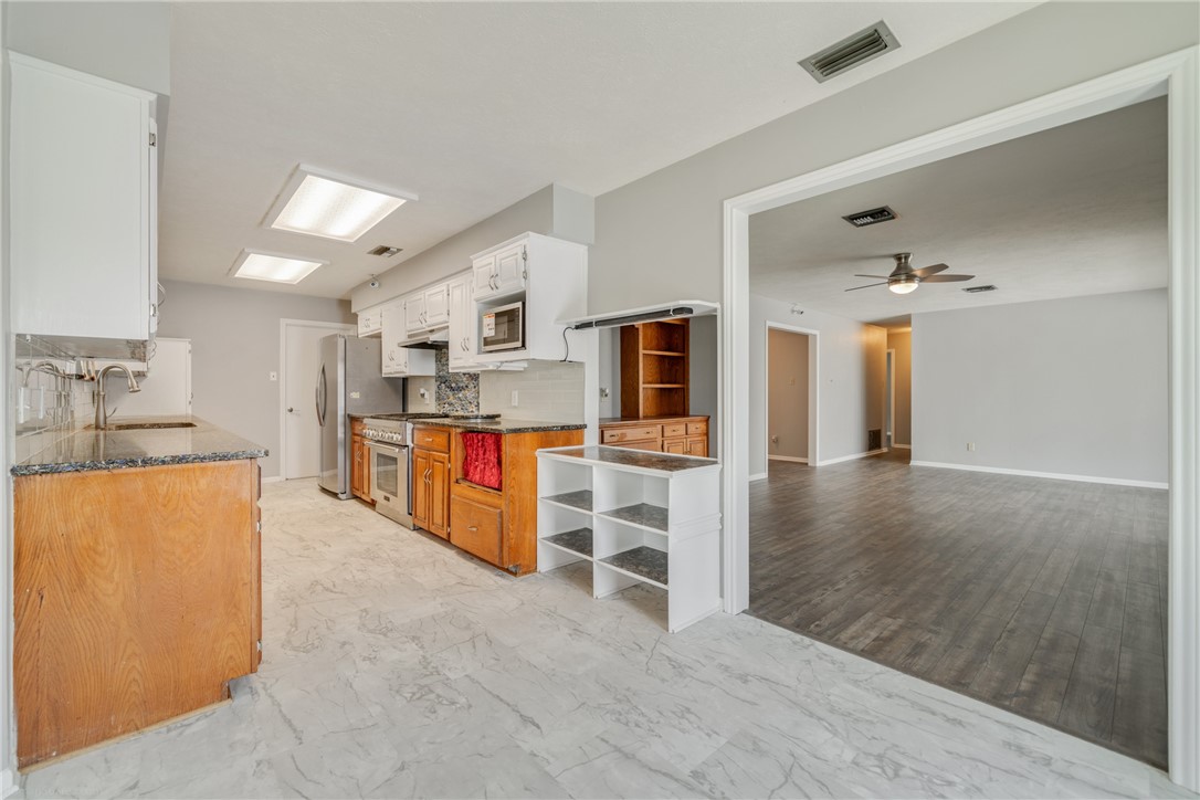 13713 Eaglesnest Bay Dr