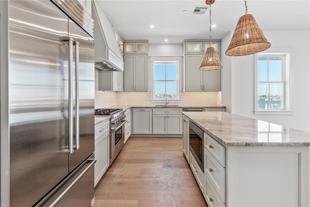 136 W Cotter Ave 10