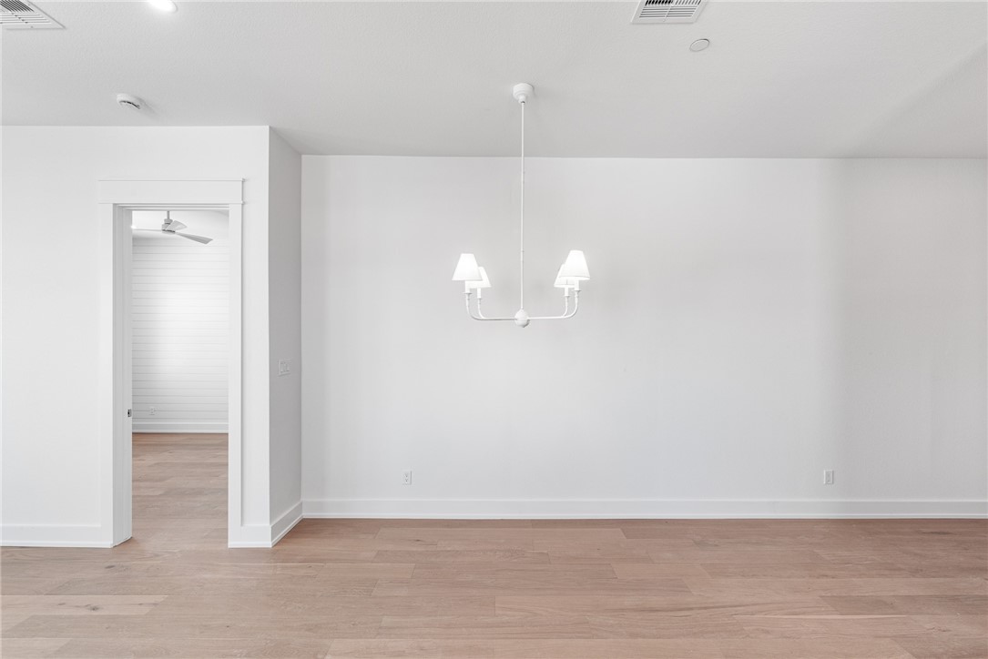 136 W Cotter Ave 10