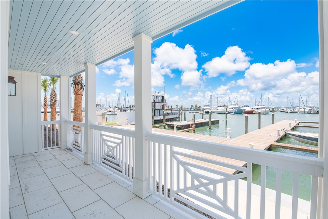 136 W Cotter Ave 4