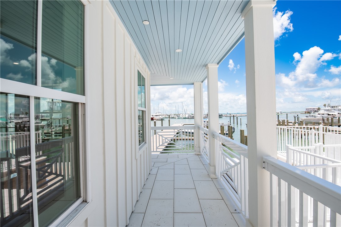 136 W Cotter Ave 4