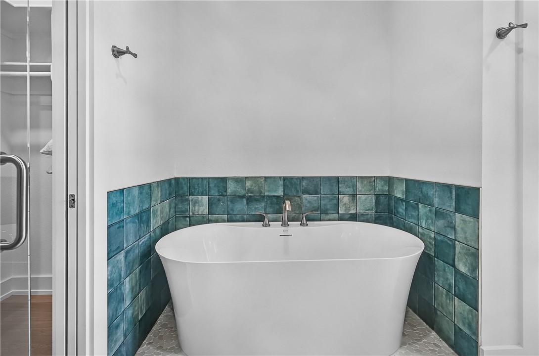 136 W Cotter Ave 4