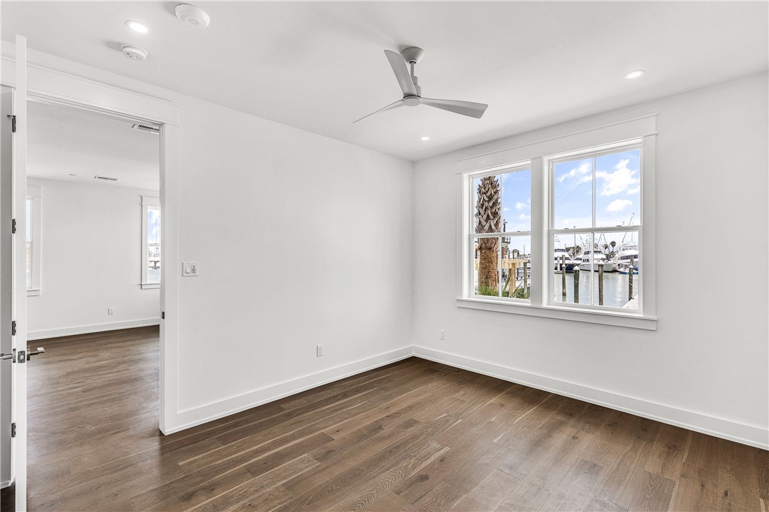 136 W Cotter Ave 6