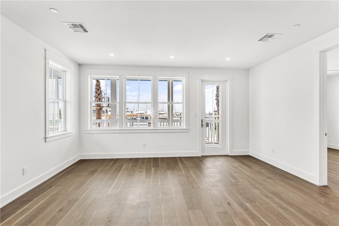 136 W Cotter Ave 6