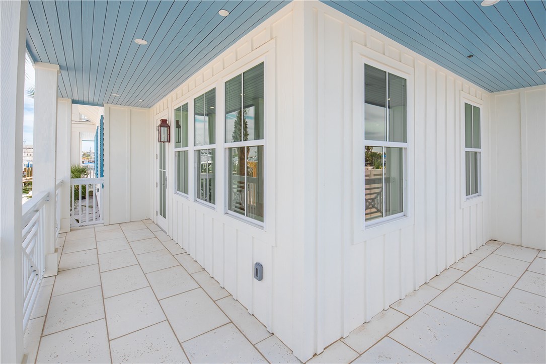 136 W Cotter Ave 6