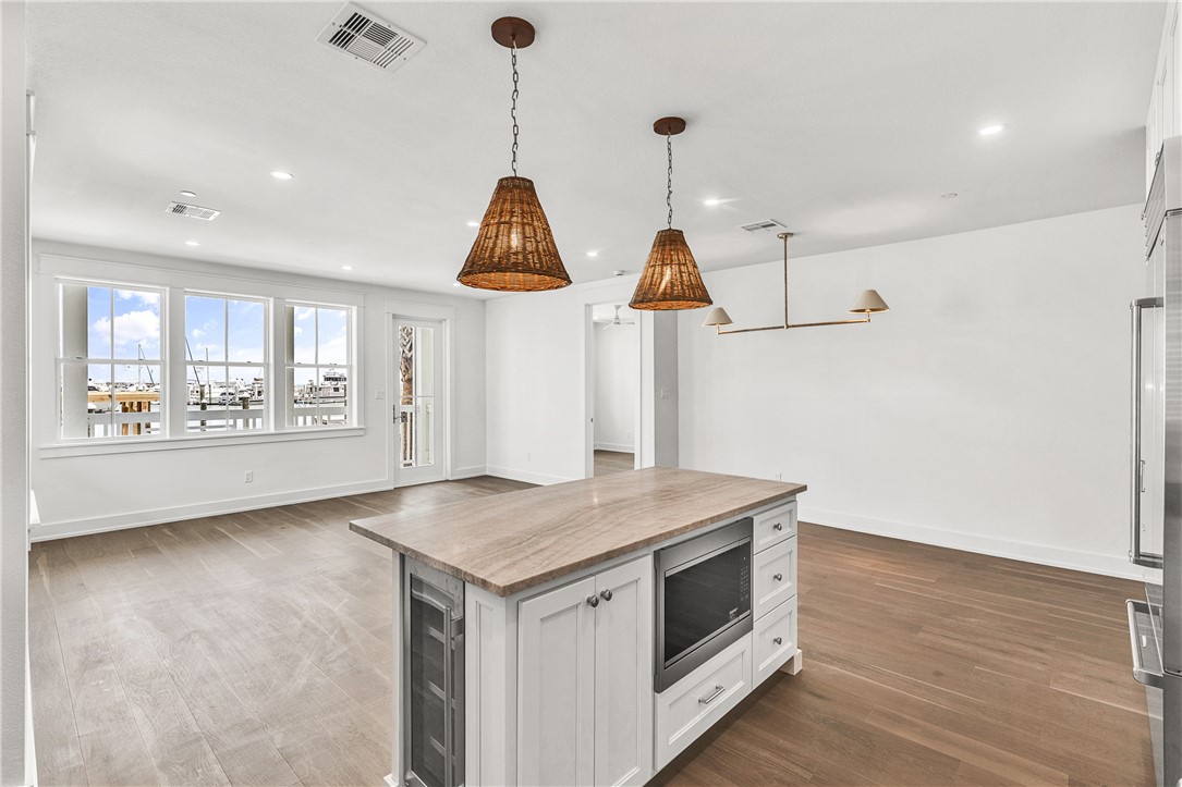 136 W Cotter Ave 6