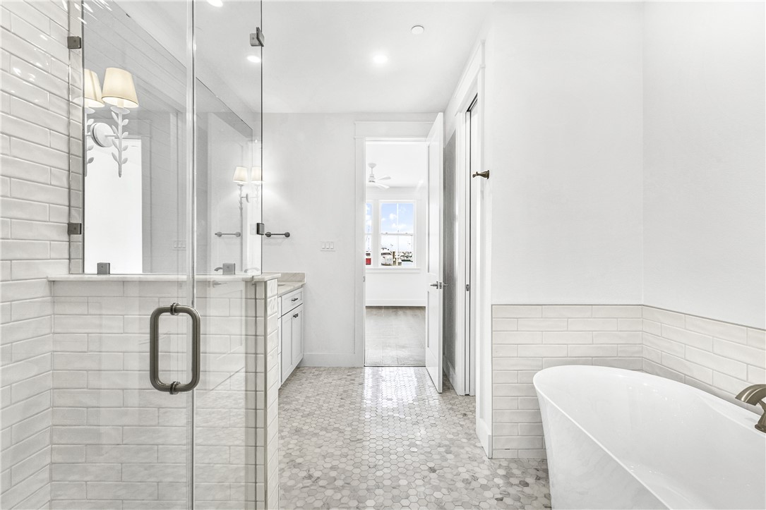136 W Cotter Ave 6