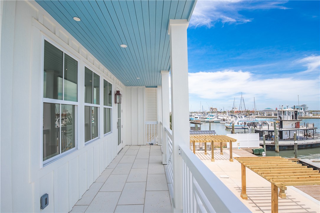 136 W Cotter Ave 8
