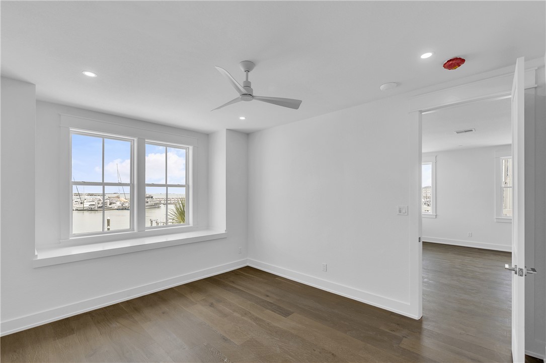 136 W Cotter Ave 8