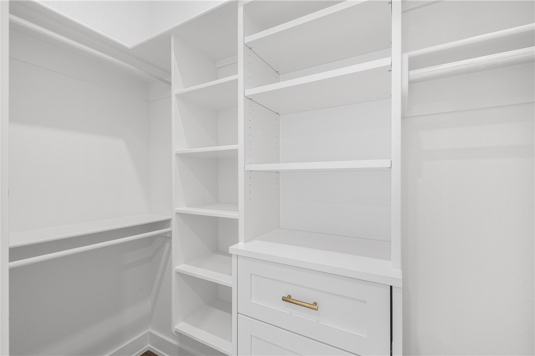 136 W Cotter Ave 11