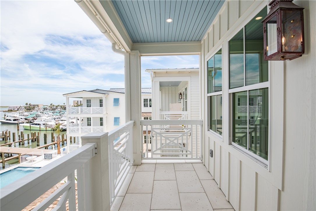 136 W Cotter Ave 11
