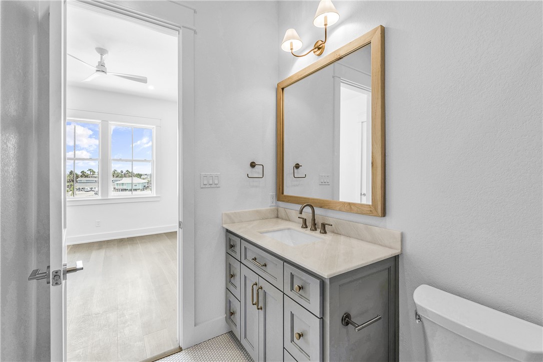 136 W Cotter Ave 11