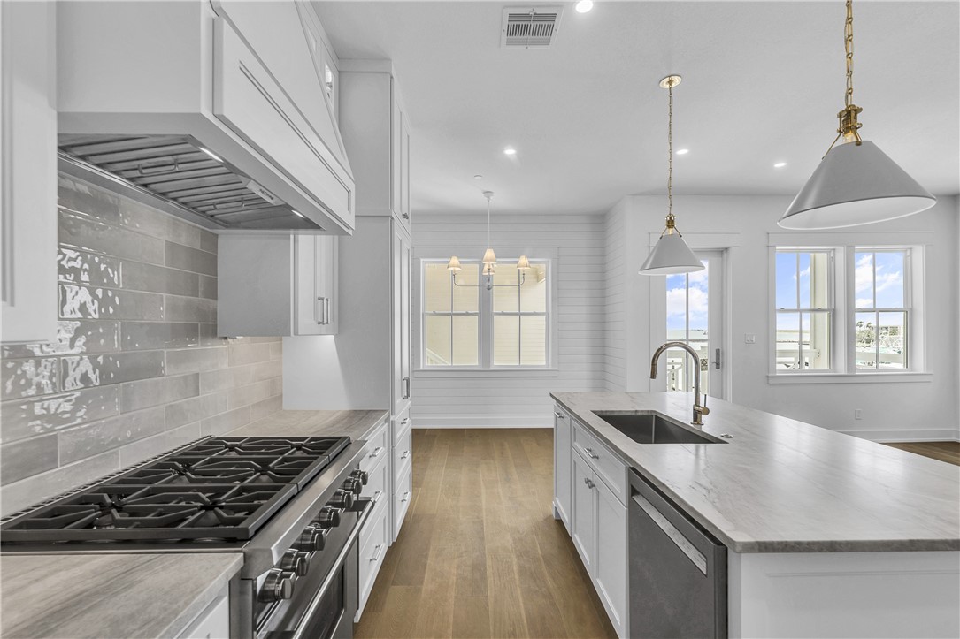 136 W Cotter Ave 11