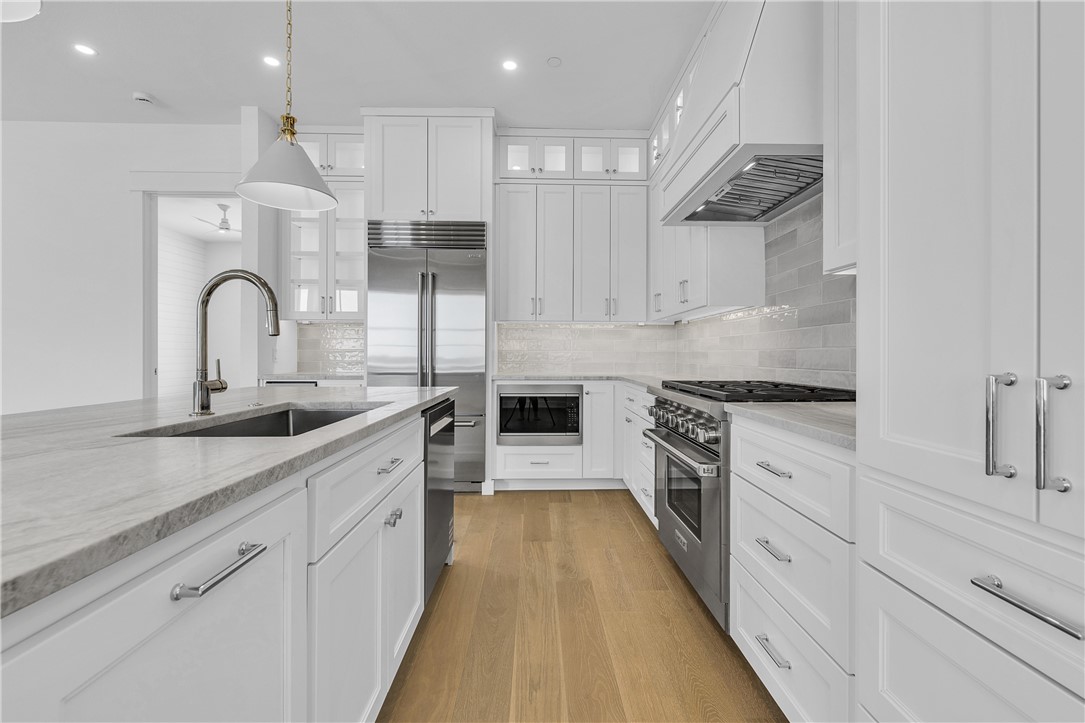 136 W Cotter Ave 11