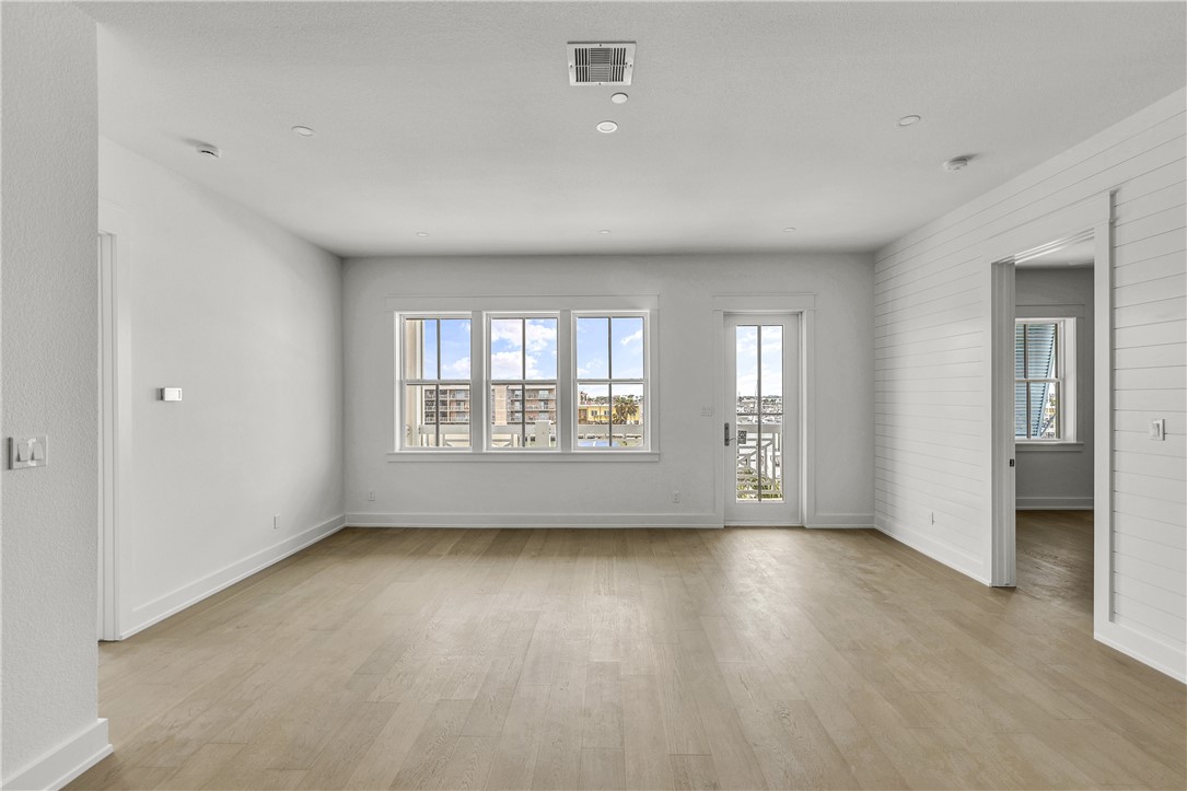 136 W Cotter Ave 13