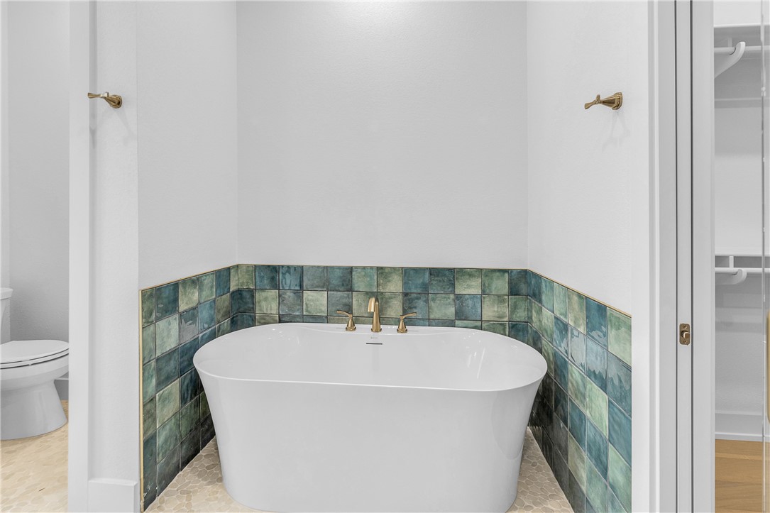 136 W Cotter Ave 13