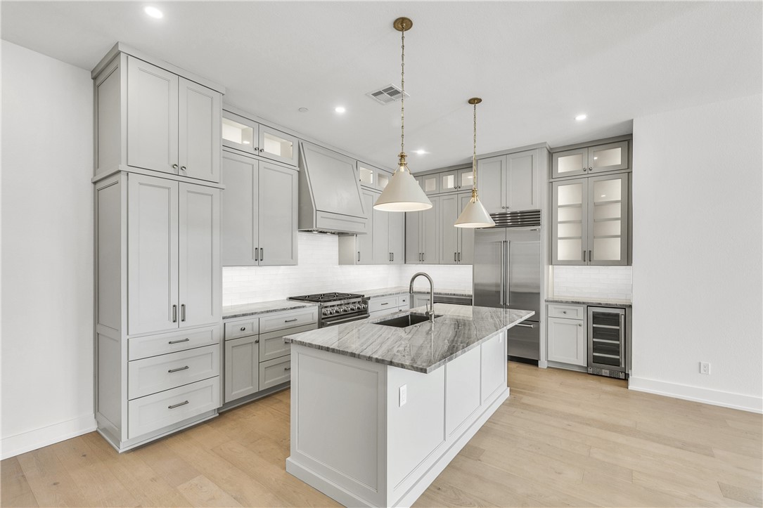 136 W Cotter Ave 13