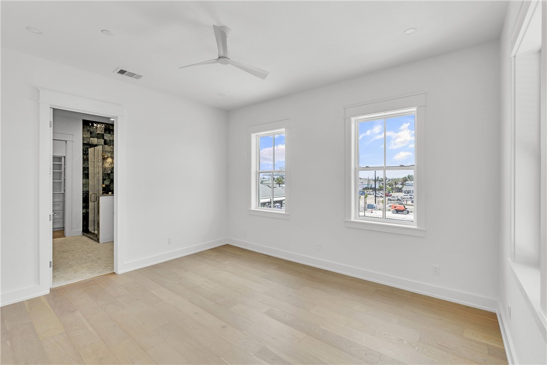 136 W Cotter Ave 13