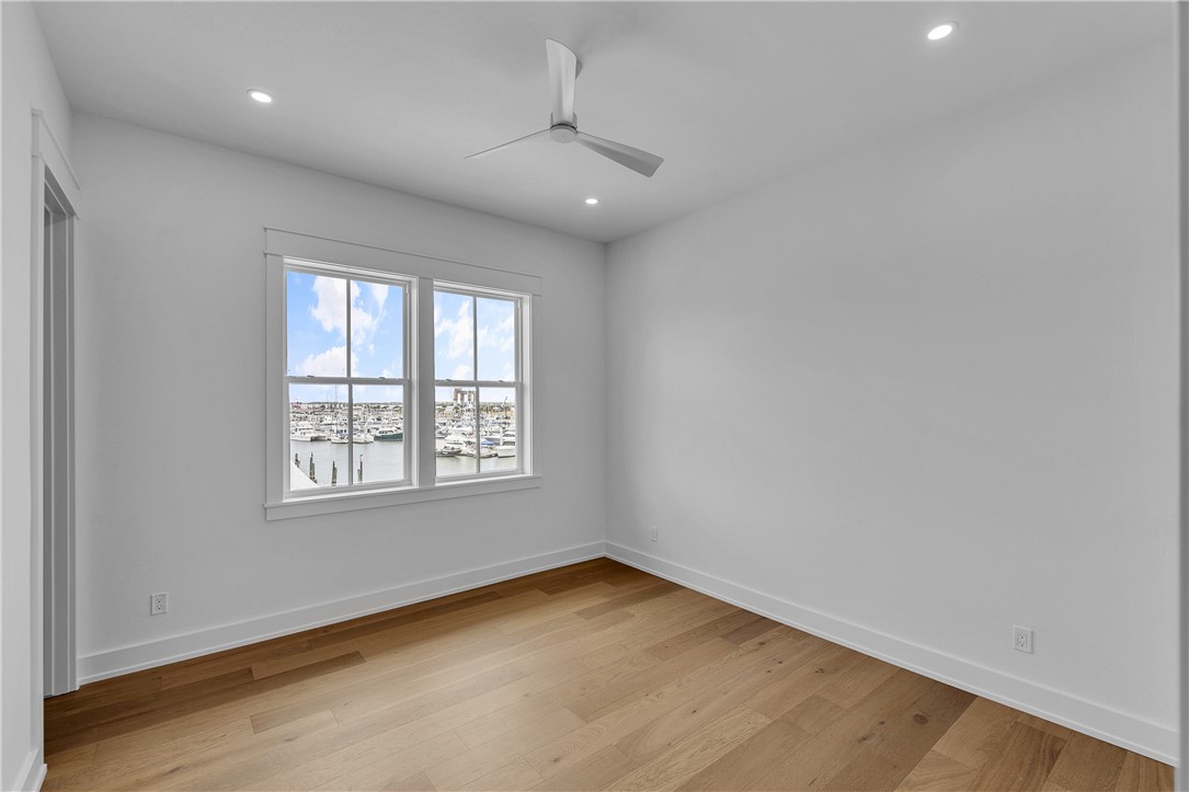 136 W Cotter Ave 14