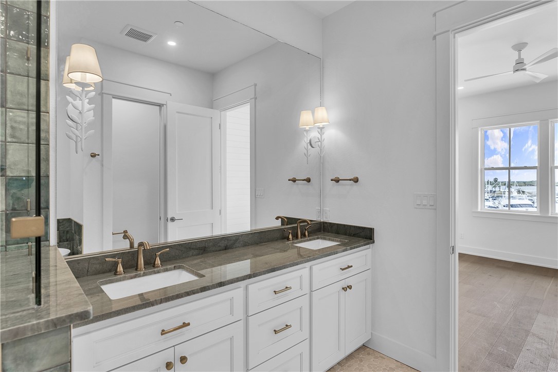 136 W Cotter Ave 14