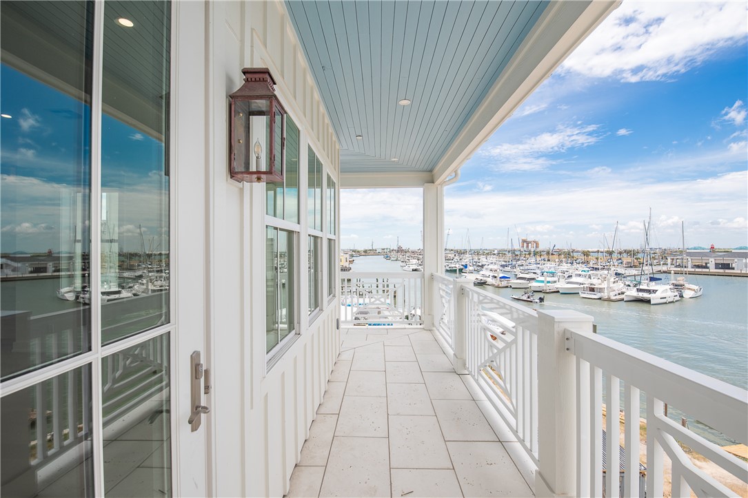 136 W Cotter Ave 14