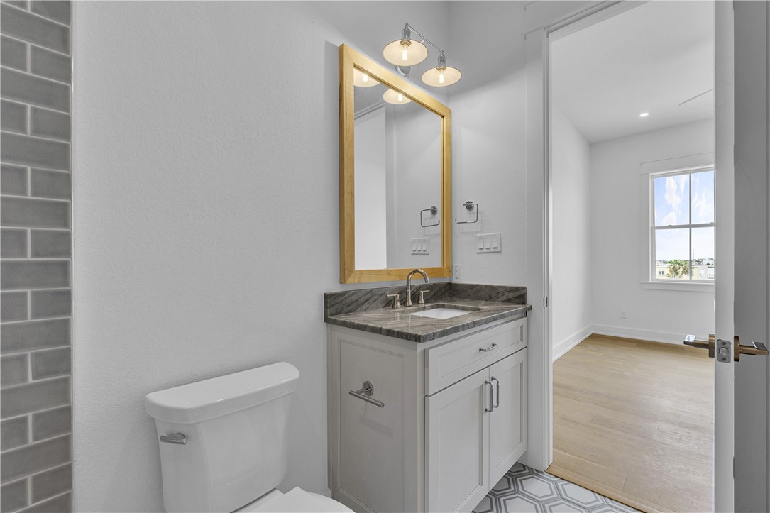 136 W Cotter Ave 14