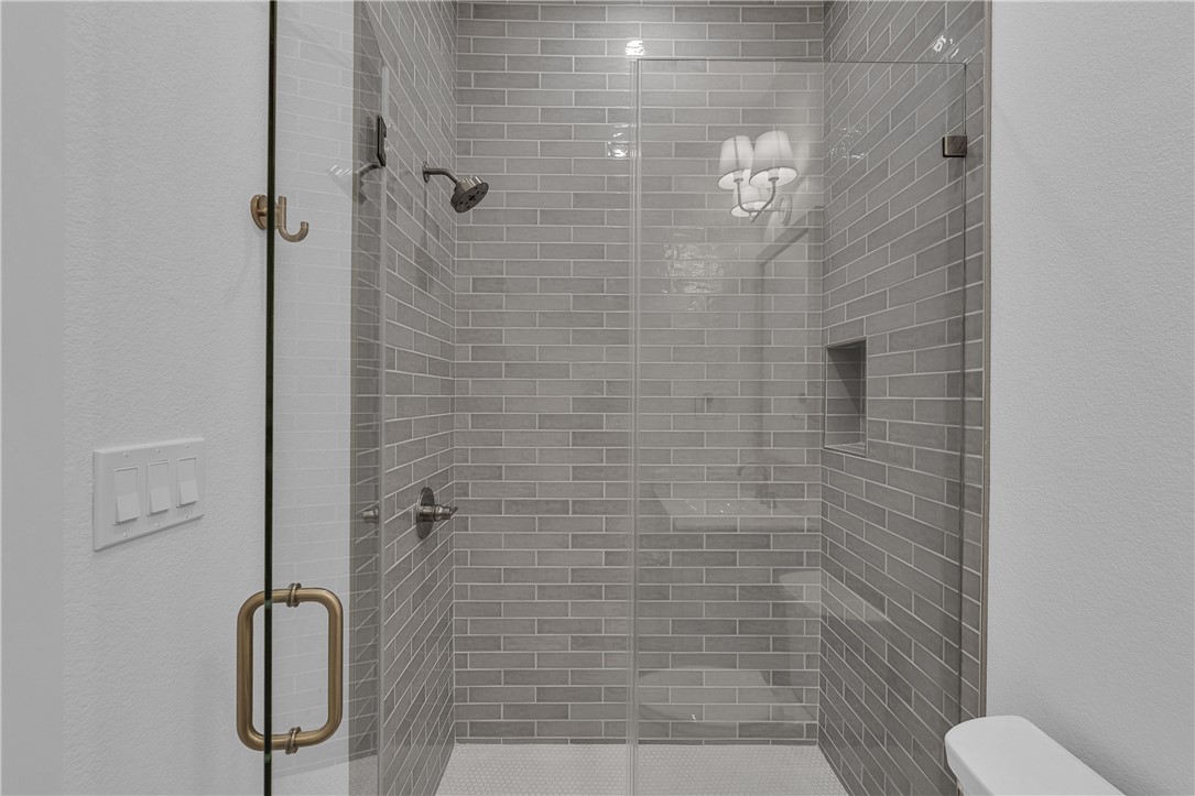 136 W Cotter Ave 14