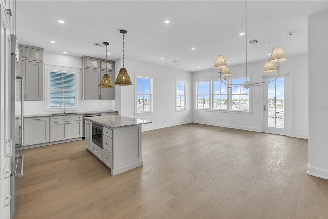 136 W Cotter Ave 14
