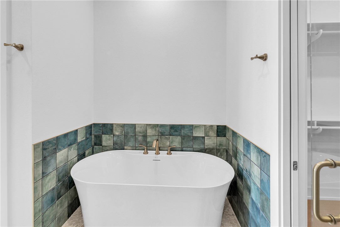 136 W Cotter Ave 14