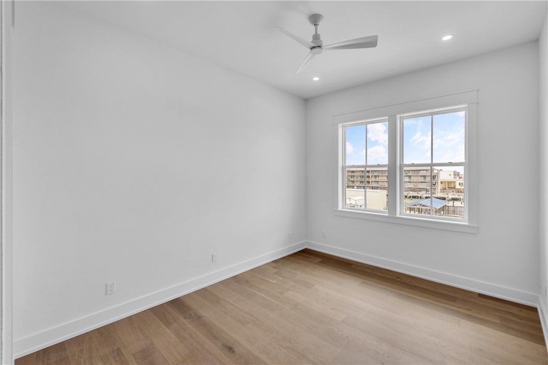 136 W Cotter Ave 14