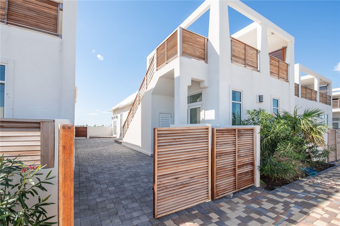 114 Porto Villageo Dr