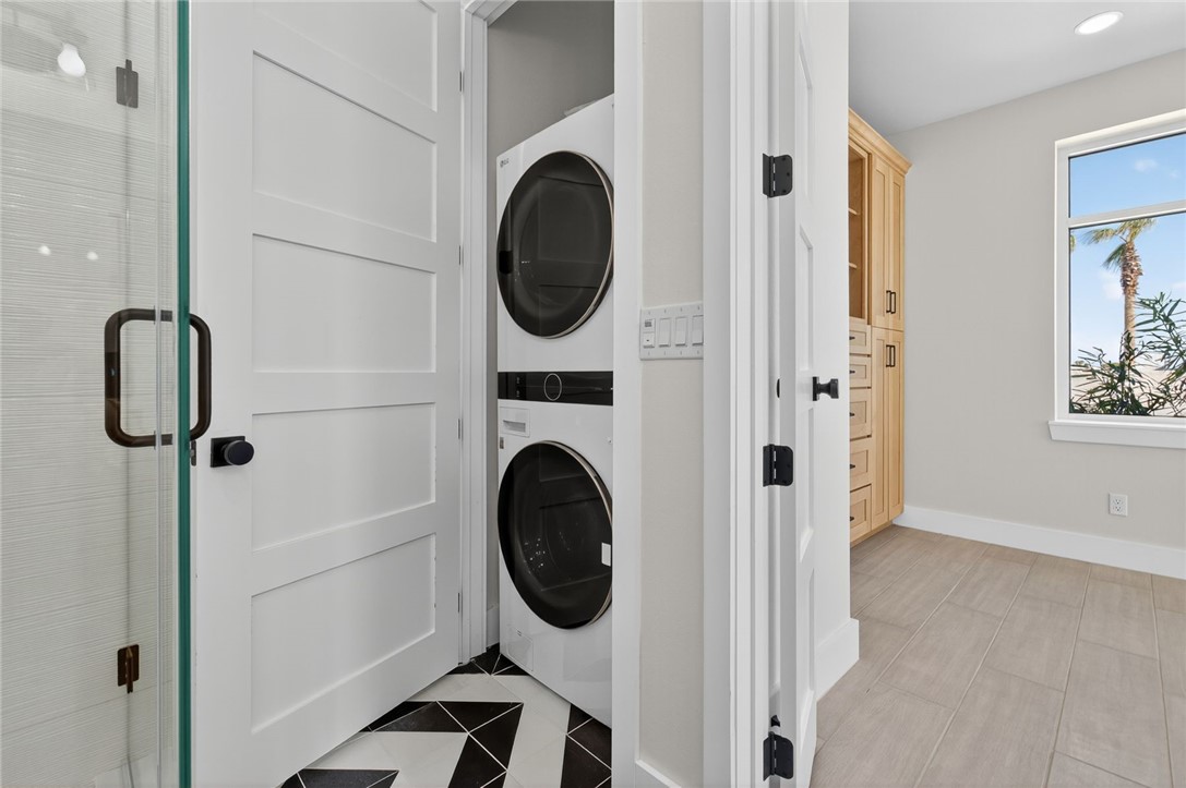 114 Porto Villageo Dr