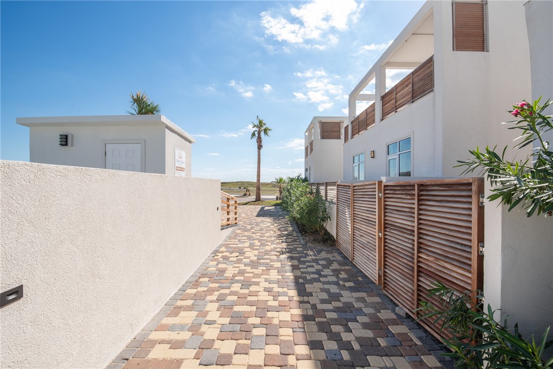 114 Porto Villageo Dr