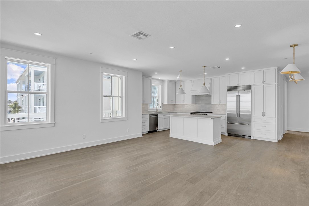 136 W Cotter Ave 24