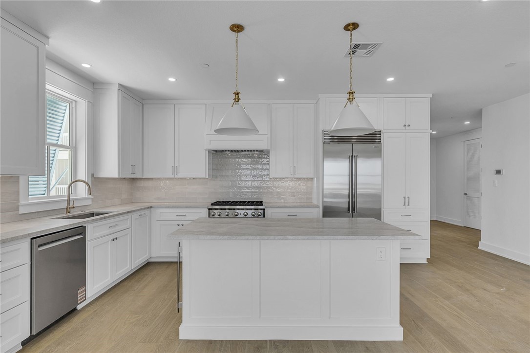 136 W Cotter Ave 24