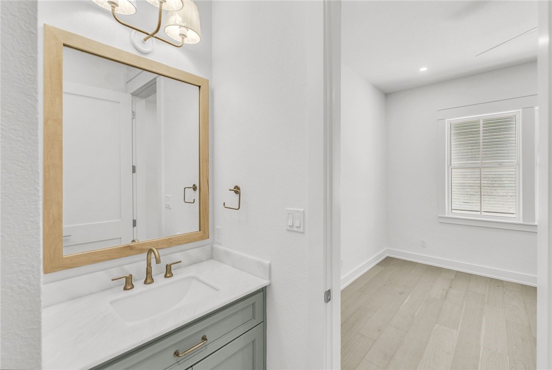136 W Cotter Ave 25
